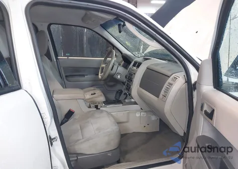 2011 Ford Escape Xlt from USA, damaged, VIN 1FMCU0D71BKA39563